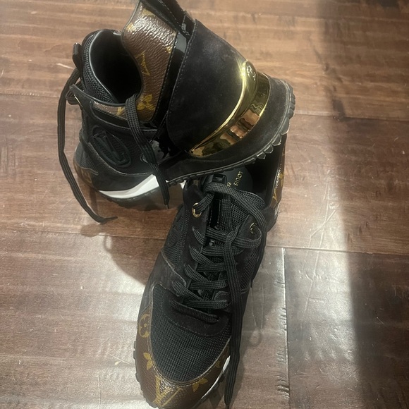 LV Run Away Sneakers in size 38. - Picture 14 of 15